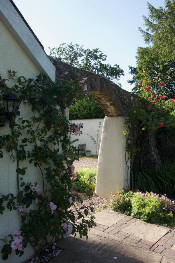 St Michaels House Bed & Breakfast Crediton Exterior photo